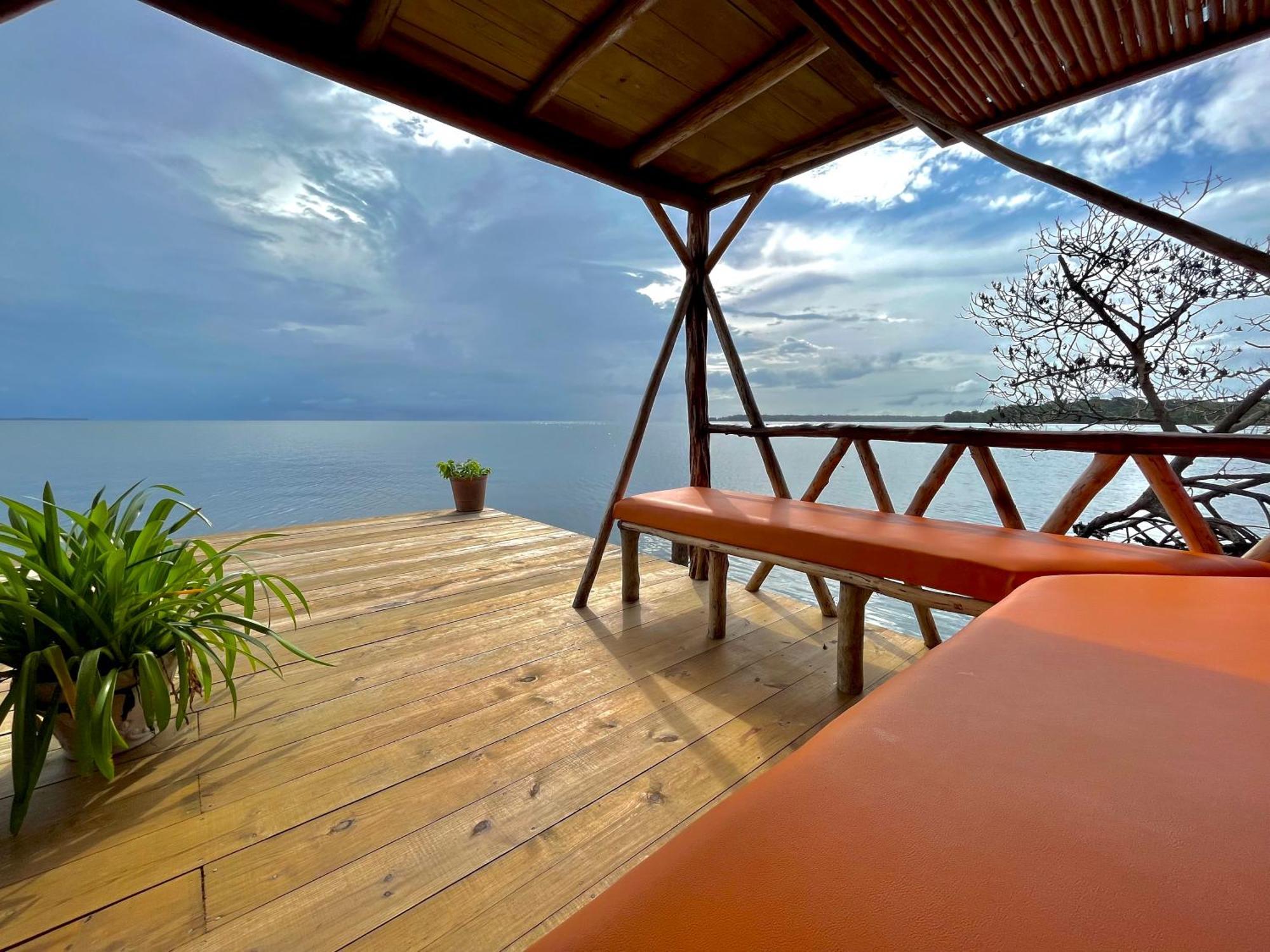 Urraca Monkey Island Eco Resort (Adults Only) Punta Laurel Exterior foto