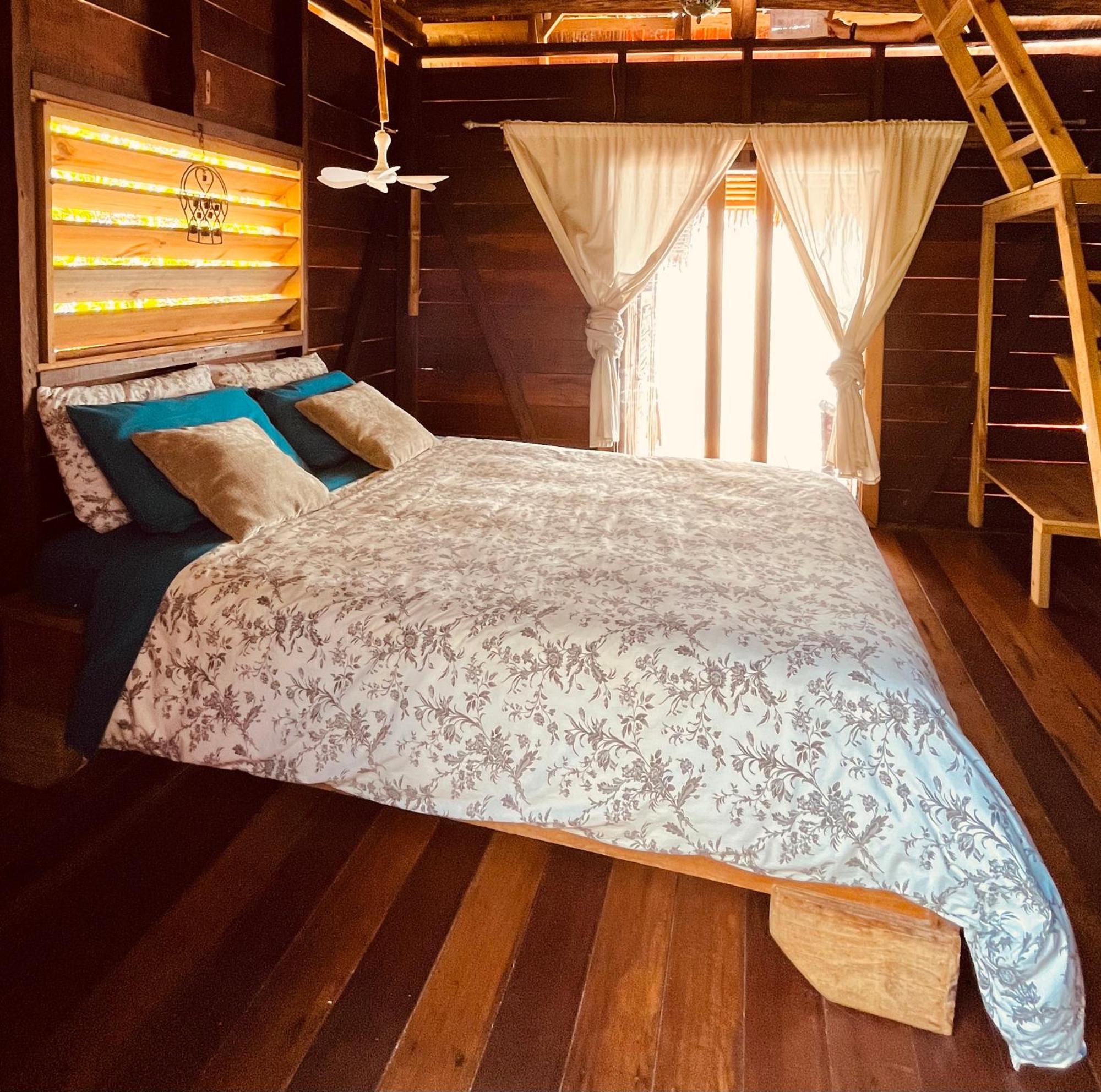 Urraca Monkey Island Eco Resort (Adults Only) Punta Laurel Exterior foto