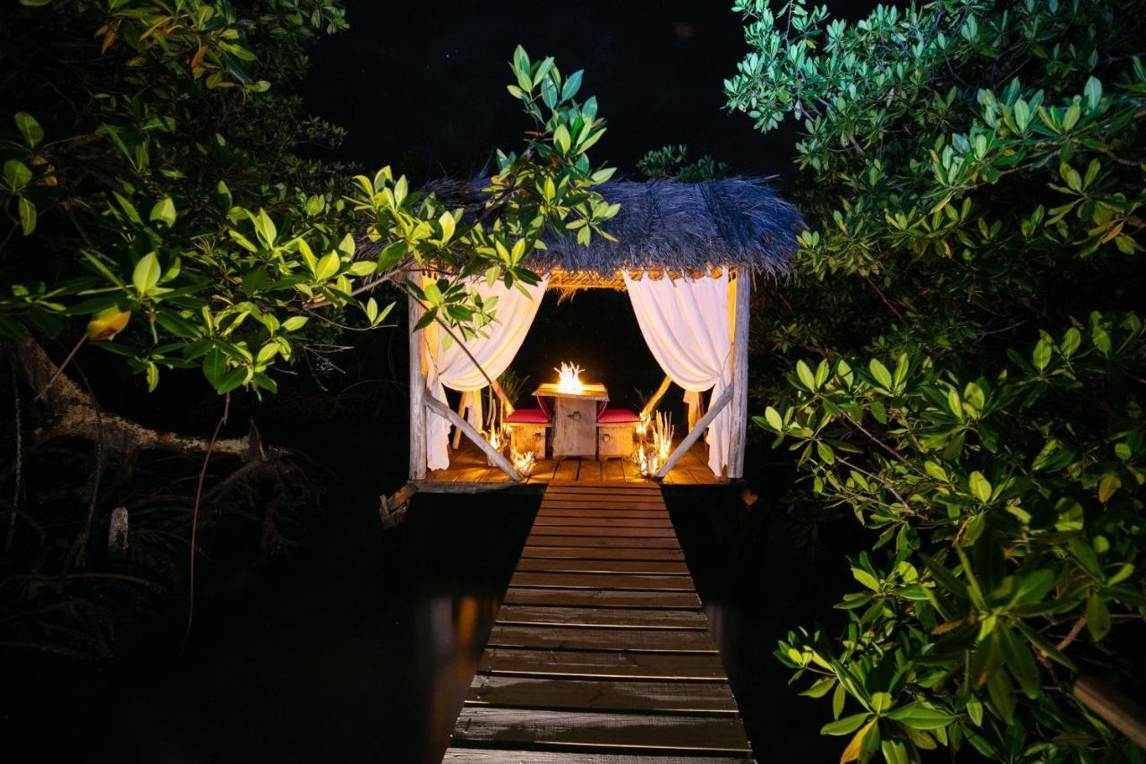 Urraca Monkey Island Eco Resort (Adults Only) Punta Laurel Exterior foto